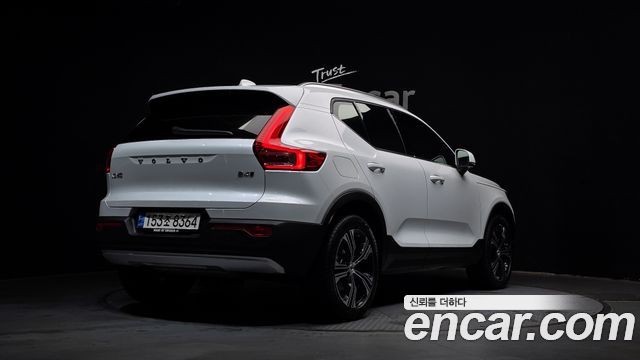 Volvo XC40 B4 Inscription — пробег 108 997 км — фото 2 из 5