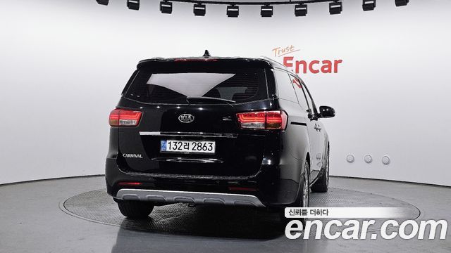 Kia Carnival из Кореи Encar