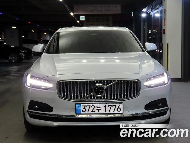 Volvo S90 B5 Ultimate Bright — пробег 28 000 км — фото 1 из 5