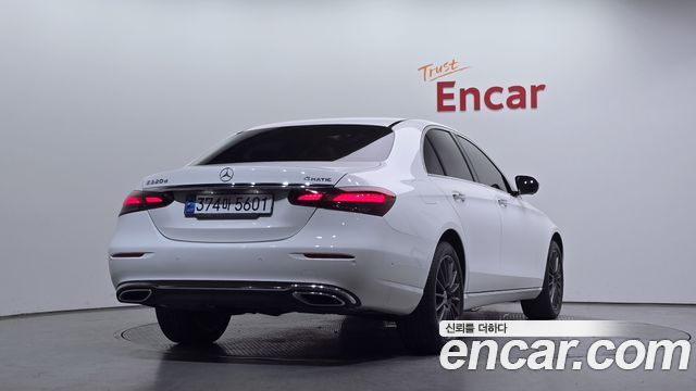 Mercedes-Benz E-Class E220d 4MATIC Exclusive — пробег 90 341 км — фото 2 из 5