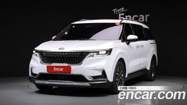 Kia Carnival 9-Seater Noblesse — пробег 61 358 км — фото 1 из 5