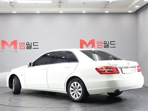 Mercedes-Benz E-Class E200 CGI — пробег 94 640 км — фото 4 из 5