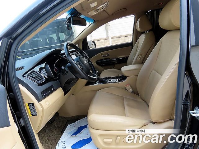 Kia Carnival 9-Seater Hi-Limousine Prestige — пробег 256 046 км — фото 5 из 5