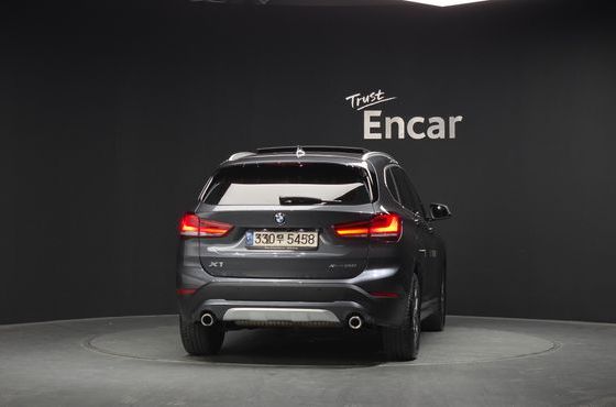 BMW X1 xDrive 20i Advantage — пробег 47 471 км — фото 4 из 5