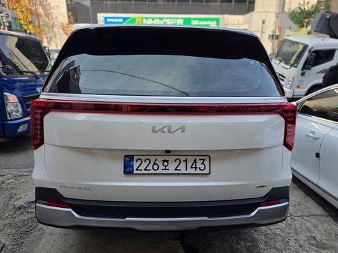 Kia Carnival HEV 9 seater Prestige — пробег 1 800 км — фото 4 из 5