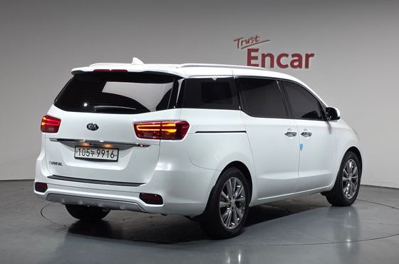 Kia Carnival 9-Seater Noblesse Special — пробег 63 037 км — фото 2 из 5