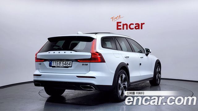 Volvo V60 B5 AWD — пробег 60 358 км — фото 2 из 5