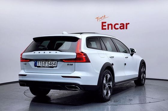 Volvo V60 B5 AWD — пробег 60 358 км — фото 2 из 5