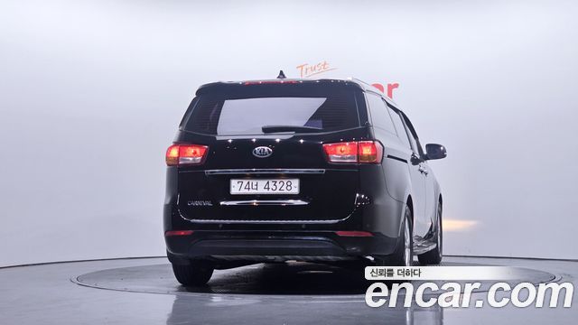Kia Carnival 11-seater Luxury — пробег 74 795 км — фото 4 из 5