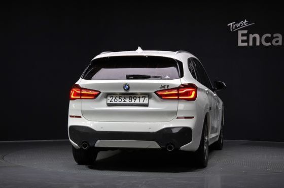 BMW X1 xDrive 20d M Sport package — пробег 107 849 км — фото 4 из 5
