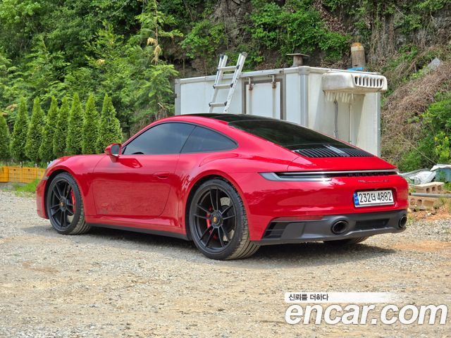 Porsche 911 Carrera GTS — пробег 2 000 км — фото 3 из 5