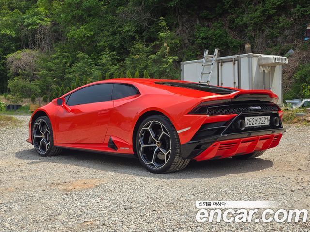 Lamborghini Huracan LP640-4 EVO — пробег 4 000 км — фото 3 из 5