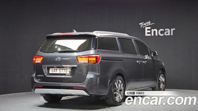Kia Carnival из Кореи Encar