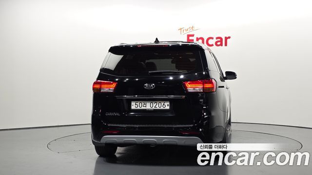 Kia Carnival из Кореи Encar