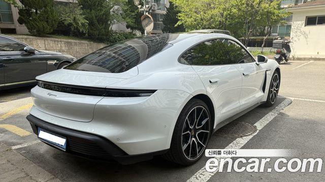 Porsche Taycan из Кореи Encar