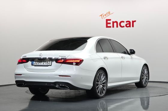 Mercedes-Benz E-Class E350 4MATIC AMG Line Edition — пробег 73 101 км — фото 2 из 5