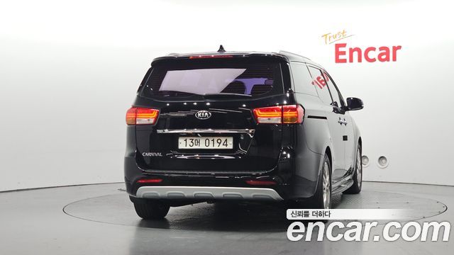 Kia Carnival из Кореи Encar