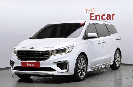 Kia Carnival 7-Seater Limousine VIP — пробег 126 588 км — фото 1 из 5