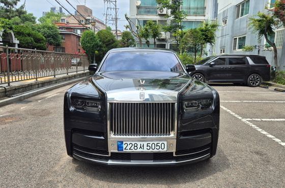 Rolls-Royce Phantom 6.7 V12 — пробег 43 000 км — фото 3 из 5