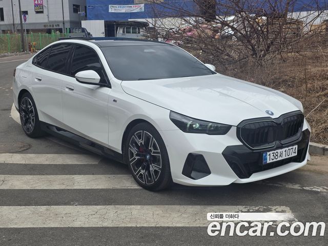 BMW 5-Series 530e xDrive M Sport Pro — пробег 30 000 км — фото 3 из 5