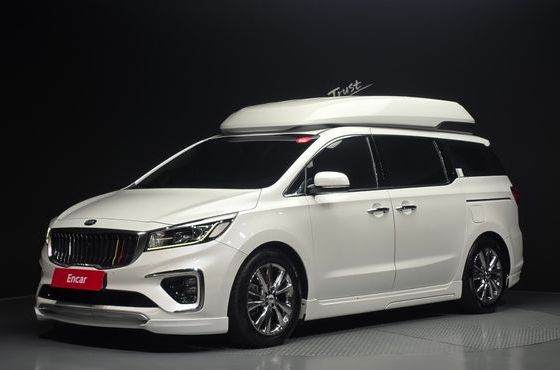 Kia Carnival 9-Seater Hi-Limousine Prestige Hiroof — пробег 67 925 км — фото 1 из 5