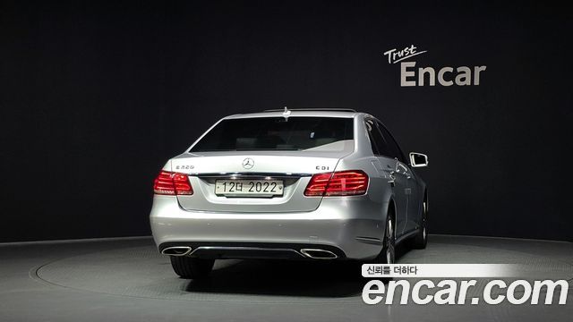 Mercedes-Benz E-Class E220 CDI Avantgarde — пробег 80 051 км — фото 4 из 5