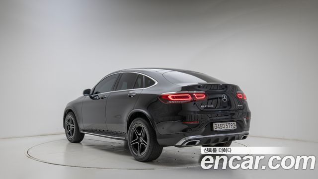Mercedes-Benz GLC-Class GLC300 4MATIC AMG Line Coupe — пробег 34 119 км — фото 2 из 5