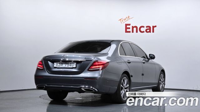 Mercedes-Benz E-Class из Кореи Encar