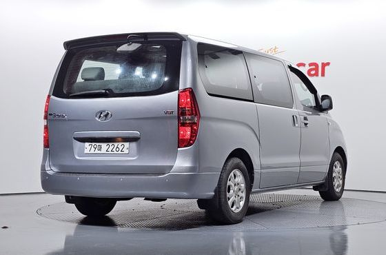 Hyundai Starex 12-Seater Wagon CVX Luxury — пробег 185 050 км — фото 2 из 5