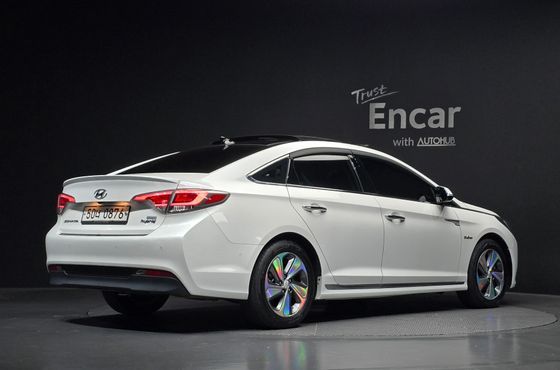 Hyundai Sonata 2.0 Plug-in HEV Exclusive — пробег 143 952 км — фото 2 из 5