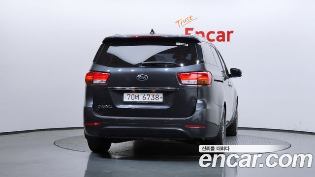 Kia Carnival из Кореи Encar