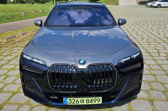 BMW 7-Series 750e xDrive M Sport — пробег 5 990 км — фото 1 из 5