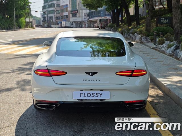 Bentley Continental 4.0 GT Core — пробег 895 км — фото 4 из 5