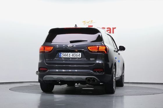 Kia Sorento Diesel 2.0 4WD Noblesse Special — пробег 111 478 км — фото 4 из 5