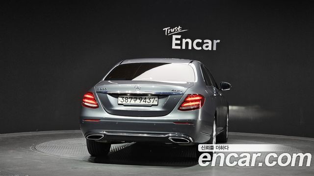 Mercedes-Benz E-Class из Кореи Encar
