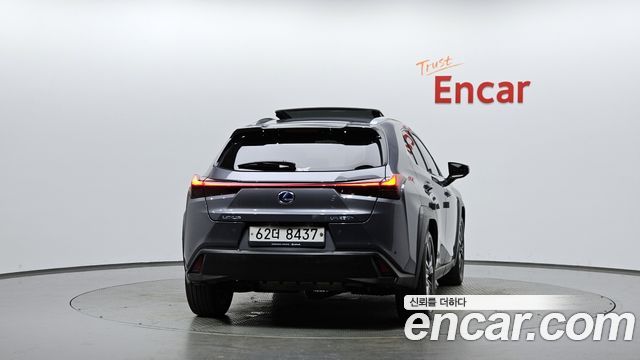 Lexus UX 2.0 AWD — пробег 54 356 км — фото 4 из 5
