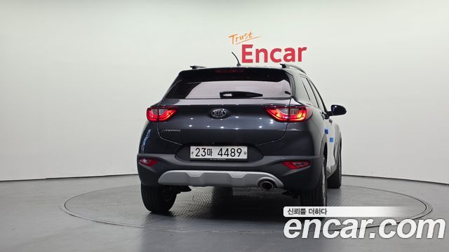 Kia Stonic из Кореи Encar