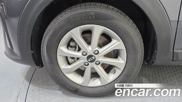 Kia Stonic из Кореи Encar