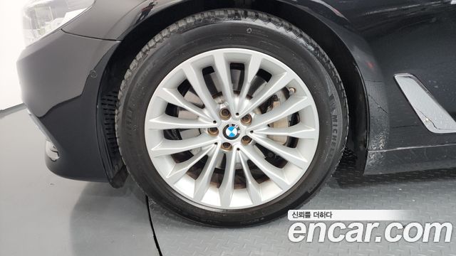 BMW 5-Series 530i Luxury Plus — пробег 96 875 км — фото 5 из 5