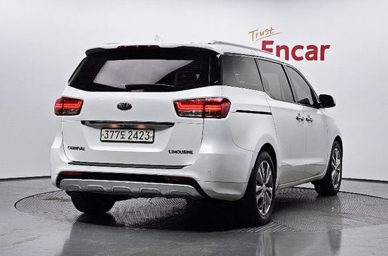 Kia Carnival 7-seater Limousine Magic Space — пробег 160 756 км — фото 2 из 5