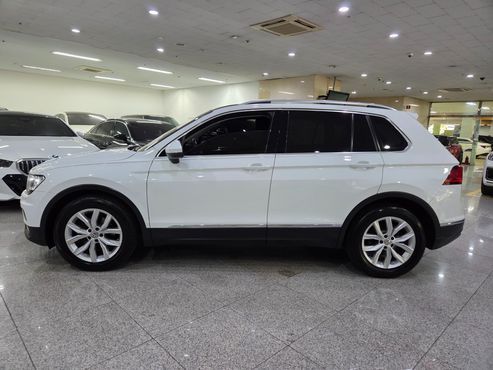 Volkswagen Tiguan 2.0 TDI Premium — пробег 107 553 км — фото 3 из 5