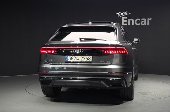 Audi Q8 55 TFSI Quattro Premium — пробег 42 835 км — фото 4 из 5