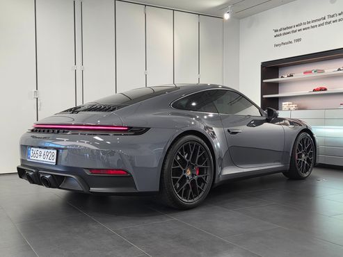 Porsche 911 Carrera GTS — пробег 5 454 км — фото 2 из 5
