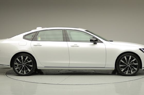 Volvo S90 B5 Ultra Dark — пробег 4 111 км — фото 3 из 5