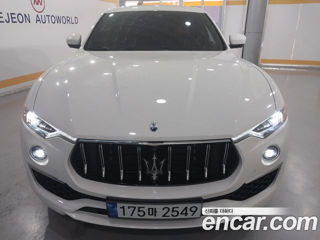 Maserati Levante из Кореи Encar