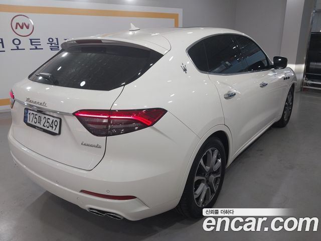 Maserati Levante из Кореи Encar