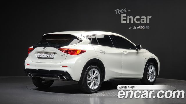 Infiniti Q30 из Кореи Encar