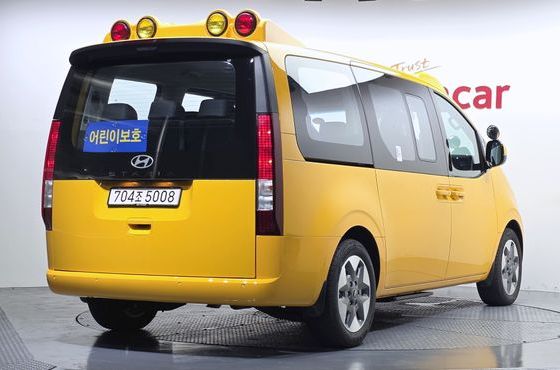 Hyundai Staria HEV 1.6T Kinder Safety Car 11-Seater — пробег 9 605 км — фото 2 из 5