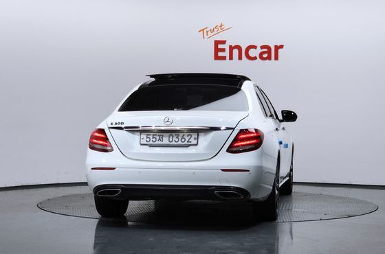 Mercedes-Benz E-Class E300 Avantgarde — пробег 98 833 км — фото 4 из 5