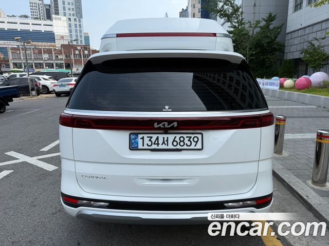 Kia Carnival 9-Seater Hi-Limousine Signature — пробег 54 100 км — фото 4 из 5